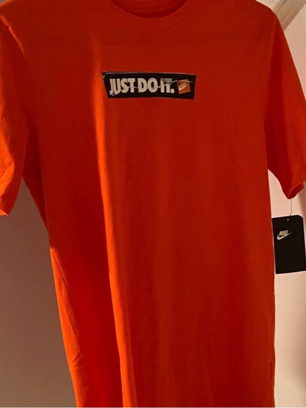 Nike Orange Short Sleeve Tee with 'Just Do It.' Chest Logo. Ptp 21”
